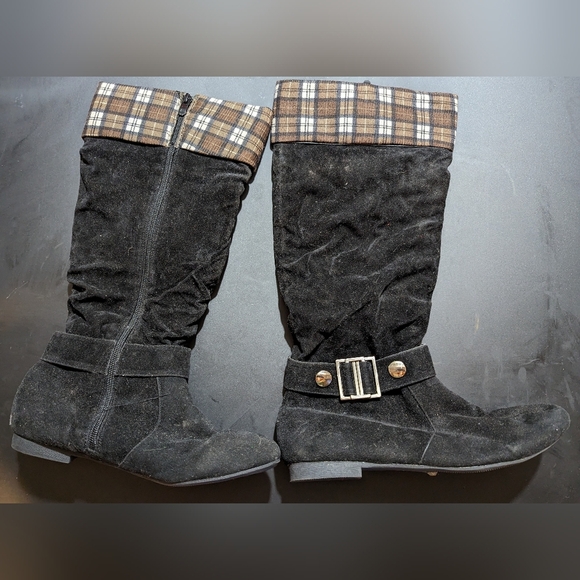 Fashion women's boot with buckle - Picture 3 of 4